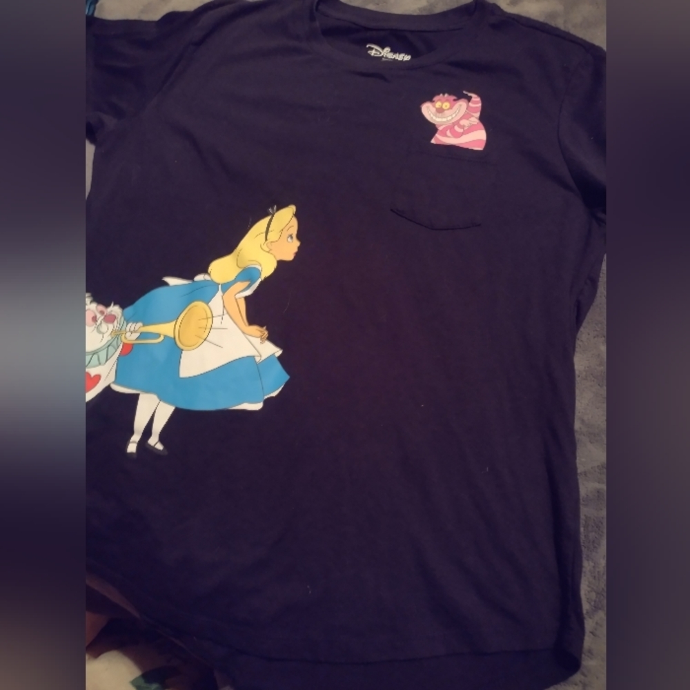 Disney Alice in wonderland shirt xxl fits like xl